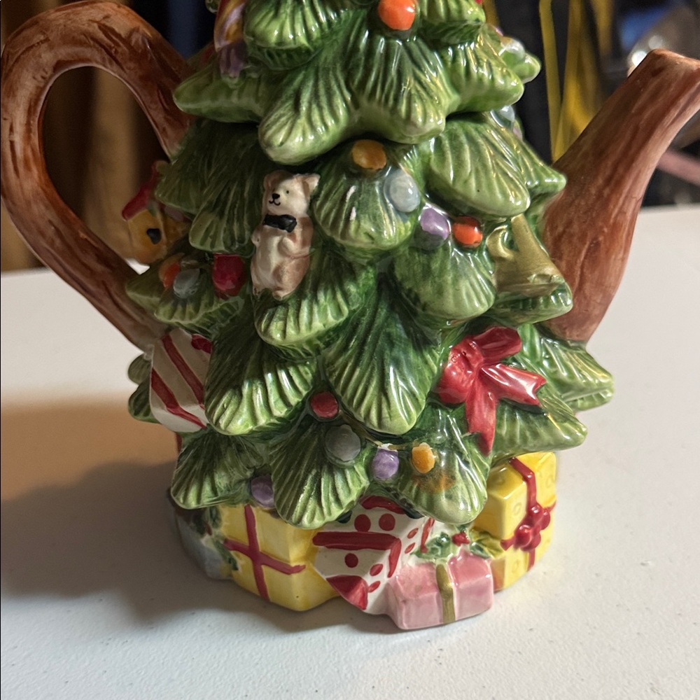 Spode Christmas Tree Prestige Handpainted Ceramic Teapot Santa Lid S3324-A11 - Picture 7 of 9